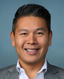 Portrait of Derek Tran